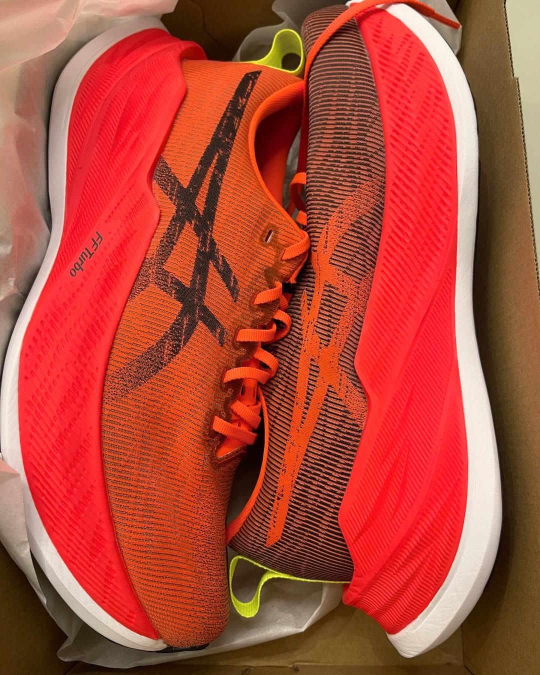 Asics SuperBlast - Linha Premium