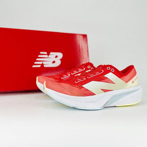 New Balance FuelCell Rebel V4 - Linha Premium