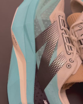 New Balance SC Elite v4 - Linha Premium